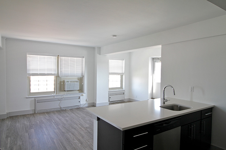 Photo of 1,725 apartment