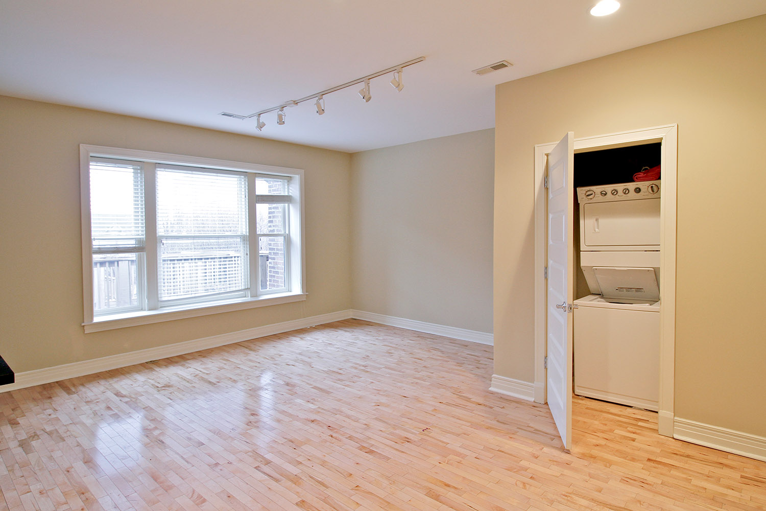 Photo of 214-1S apartment