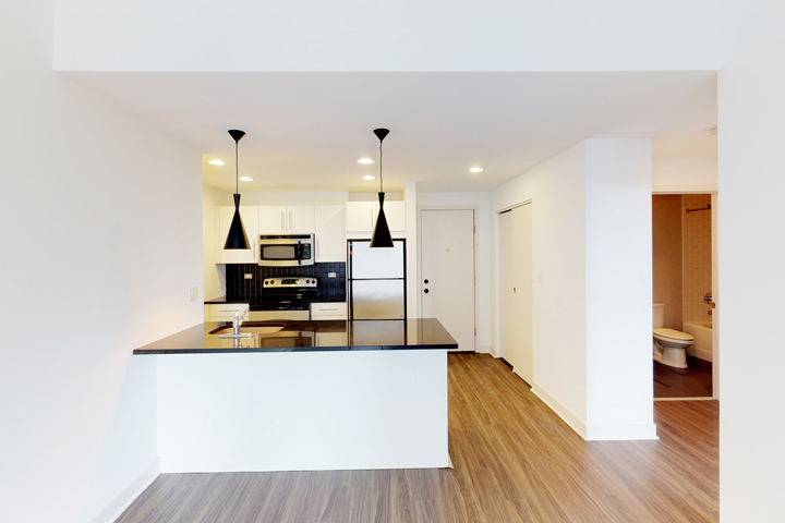 Photo of 1,699 apartment