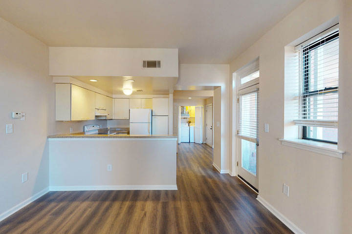 Photo of 1,725 apartment