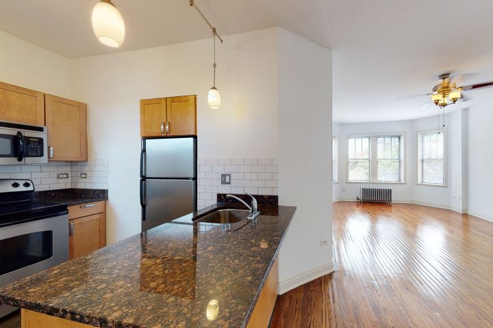 Photo of 2,699 apartment