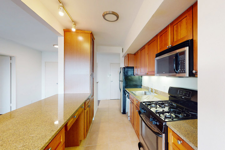 Photo of 1,680 apartment