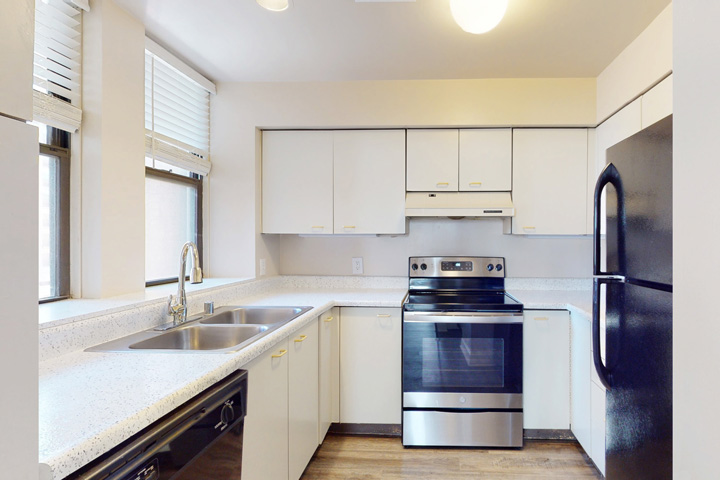 Photo of 1,750 apartment
