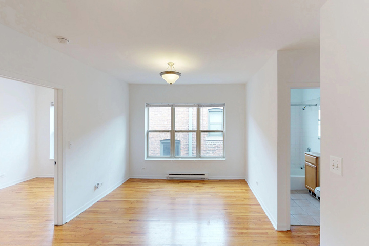 Photo of 1,595 apartment