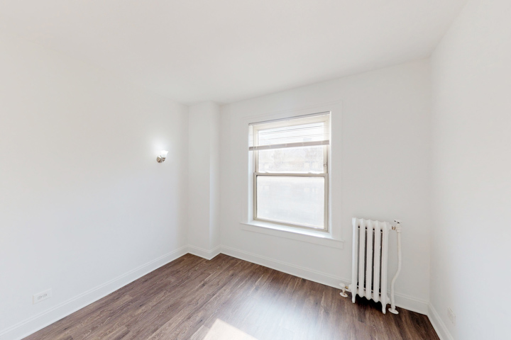 Photo of 1,680 apartment