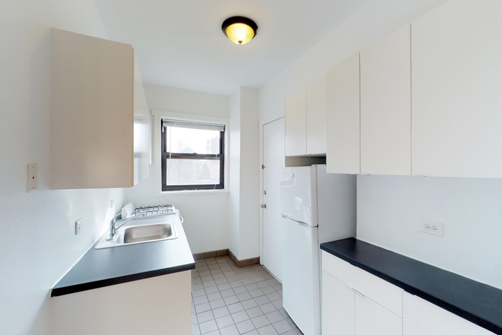 Photo of 1,399 apartment