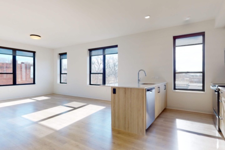 Photo of 1,395 apartment