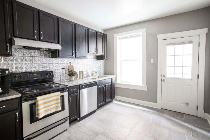 Photo of 1,745 apartment