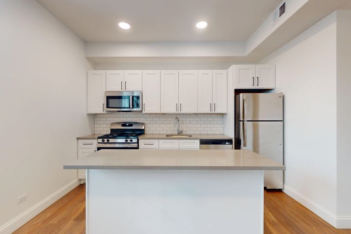 Photo of 2,910 apartment