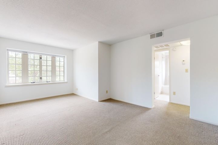 Photo of 1,150 apartment