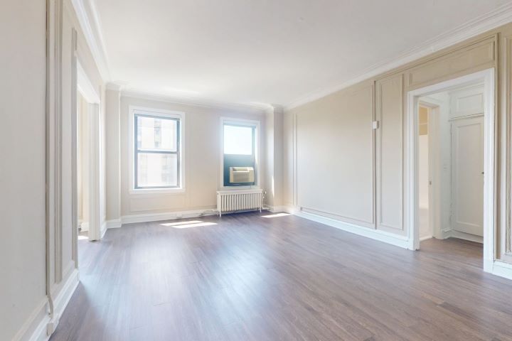 Photo of 1,920 apartment