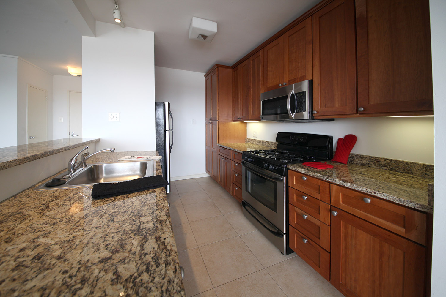 Photo of 1,570 apartment