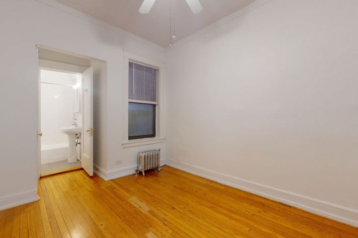 Photo of 1,095 apartment