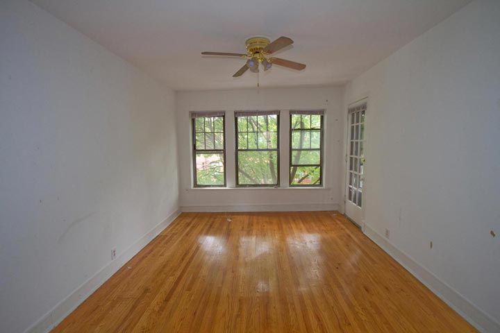 Photo of 2,790 apartment